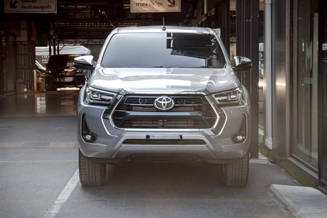 2022 TOYOTA HILUX REVO 2.4 DOUBLE CAB