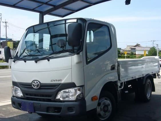 2018 TOYOTA DYNA 4X2 FLAT BODY TRUCK