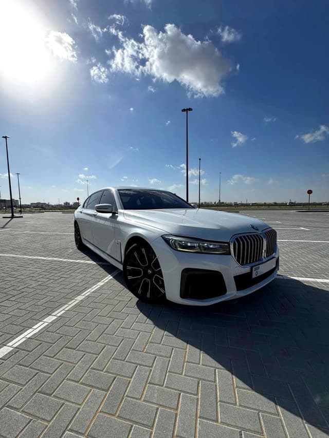 2020 BMW 740I