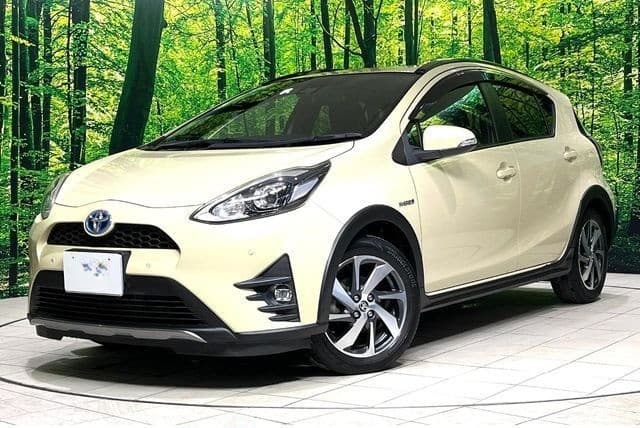 2018 TOYOTA AQUA 1.5 CROSSOVER GLAM