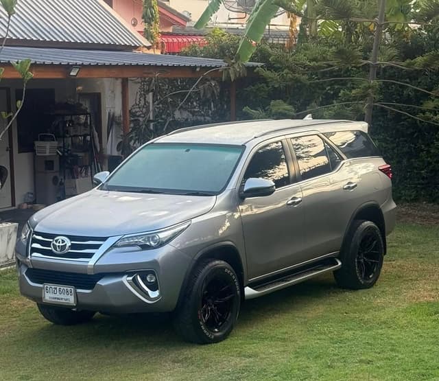 2017 TOYOTA FORTUNER 2.4 V