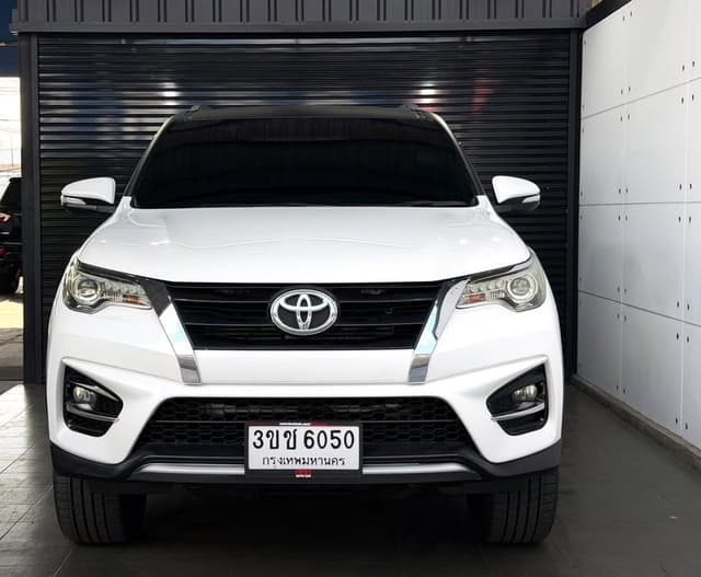 2017 TOYOTA FORTUNER 2.8V TRD SPORTIVO