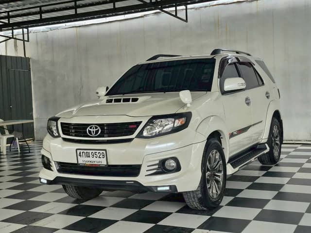 2015 TOYOTA FORTUNER 3.0 V